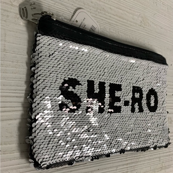 HALLMARK She-ro ZIPPER POUCH / MAKEUP BAG! GIFT MOTHER WIFE GIRLFRIEND B & W - Picture 5 of 14